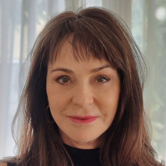 Meet your Posher, Tracey - Picture 1 of 1